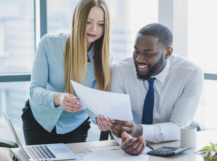 advisor with a client